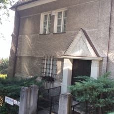 Vlastný dom Dušana Jurkoviča, záhrada