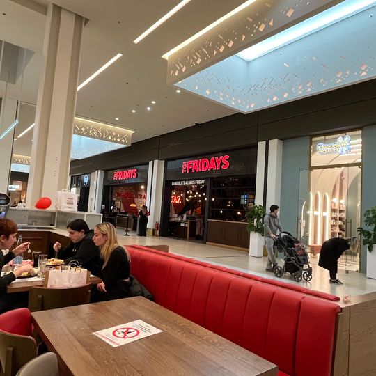 TGI Fridays Golden Hall
