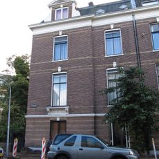 Huis met classicistische kenmerken