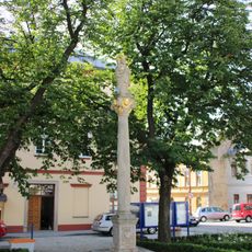 Sloup se sochou Panny Marie