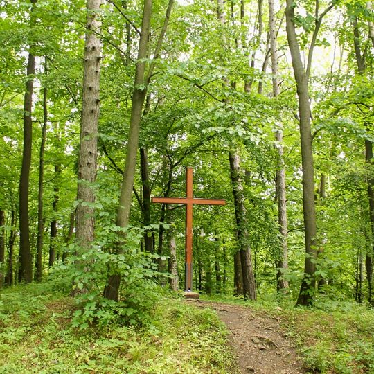 Kříž na křížové cestě u Štramberka - 13. a 14. zastavení