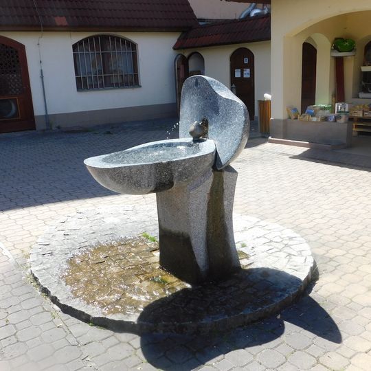 Fontána v průchodu domu Na staré poště v Třebíči