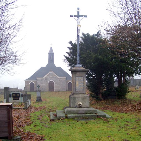 Centrální kříž na hřbitově v Příchovicích