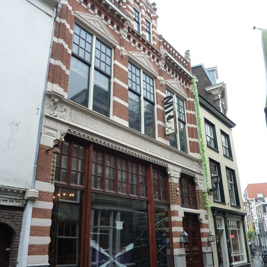 Voormalig bedrijfspand van de Coöperatieve Vleeschhouwerij Eigen Hulp