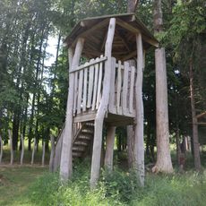 Rozhledna pod lesem