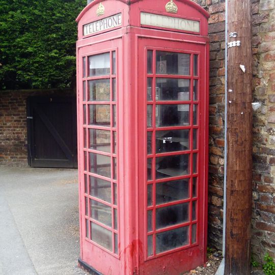 K6 Telephone Kiosk, High Street