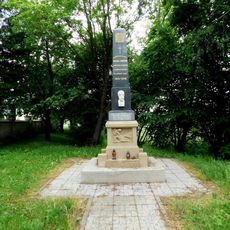 Pomník padlým v Chrášťanech