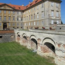 Holíčsky kaštieľ s areálom, most