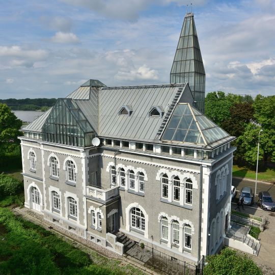 Grey Villa in Warsaw