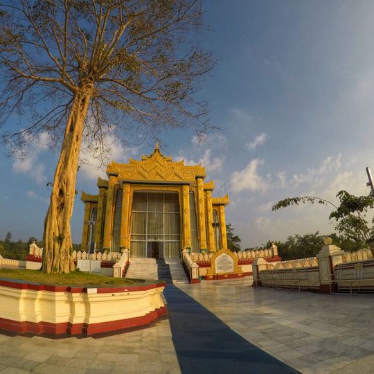 Maha Thetkya Yanthi Buddha