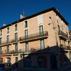 Maison, 2 place du Docteur-Valois