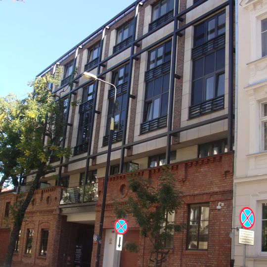 Elewacje frontowe warsztatów Fabryki Brązów i Sreber Braci Łopieńskich z otoczeniem