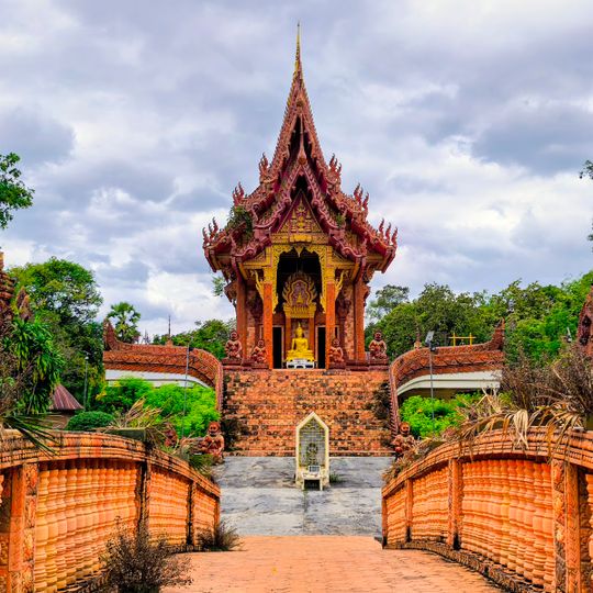 Wat Phu Khao Kaeo