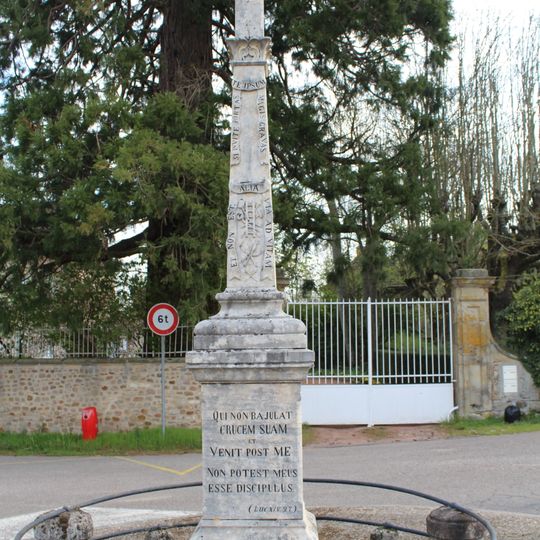 Croix de la place du Général Brosset d'Autun