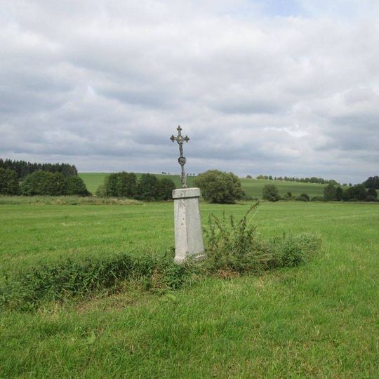 Kříž v poli jihozápadně od Draženova