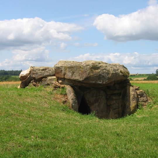 Giraumont gallery grave