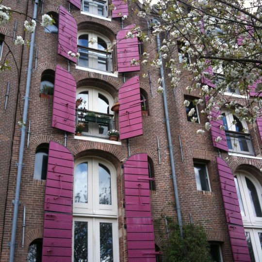 Pakhuis met puntgevel