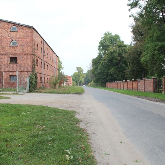 Park z aleją dojazdową