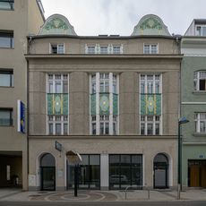 Wohn- und Geschäftshaus