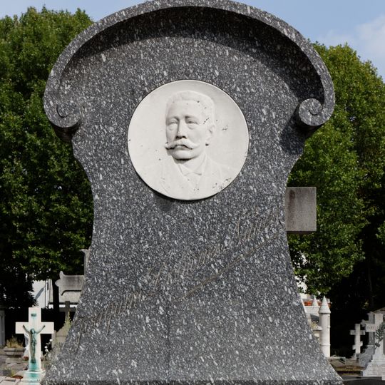 Grave of Dolivaès-Nunès