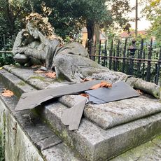 Chest Tomb To Elizabeth Norris In St Mary At Finchley Churchyard