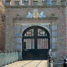 Slot Haamstede: brug met poort