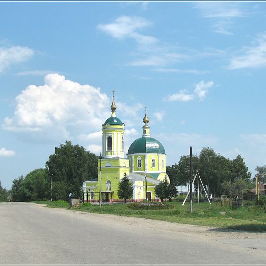 Архангельская церковь с интерьером