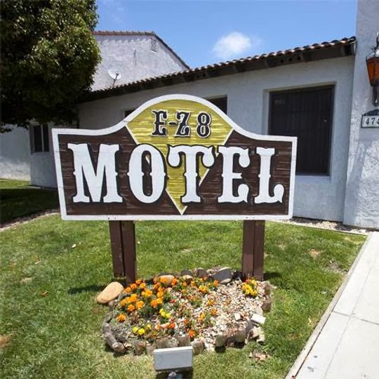 E-Z8 Motel Old Town