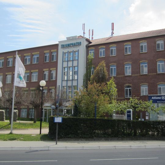 Fassade des ehem. Triumphatorwerkes Sommerfelder Straße 120