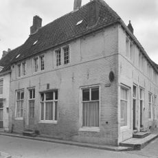 Fors hoekpand met verdieping