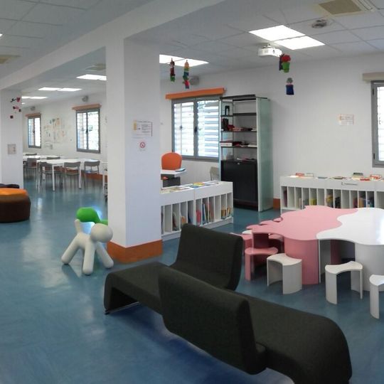 Biblioteca Pública Municipal de Sevilla - Julia Uceda