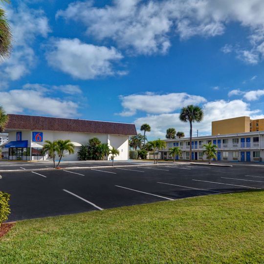 Motel 6 Cocoa Beach