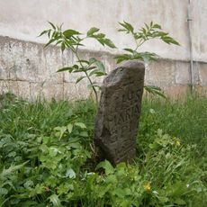 Křížový kámen v Budišově nad Budišovkou u kostela