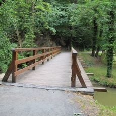 Lávka přes Hostačovku v zámeckém parku Žleby