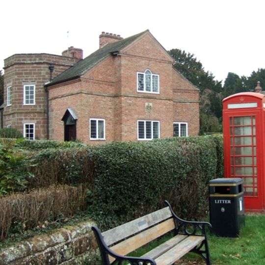 Former North Gates And Gatepiers To Tong Castle And Flanking Retaining Walls And Bollards, Approximately 30 Metres To South West Of The Old Post Office