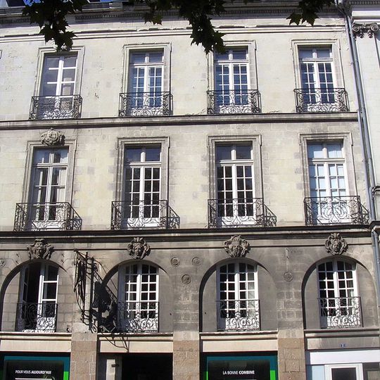 Immeuble au 2 allée Brancas