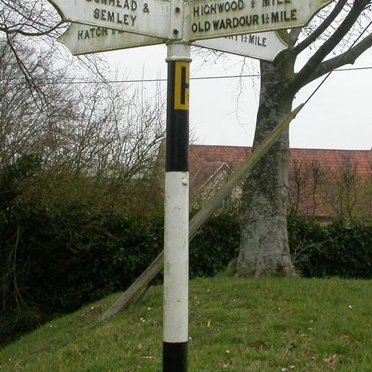 Guidepost Opposite Hazeldon Old Manor