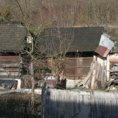 Budynek gospodarczy (obora - mur., stodoła - drewn.)
