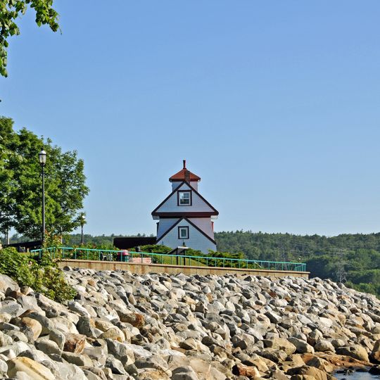 Fort Point Lighthouse