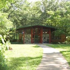 Abraham Lincoln Memorial Garden
