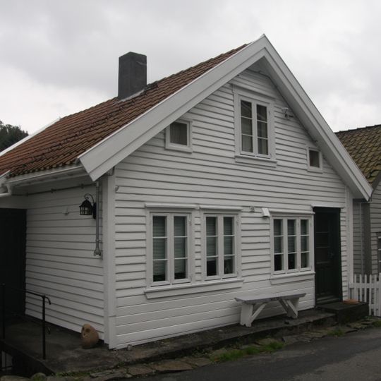 ELVESTAD - STRANDGATEN 10