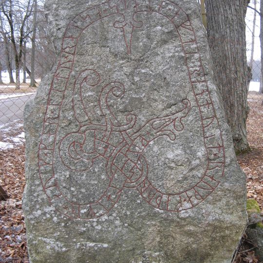 Uppland Runic Inscription 643