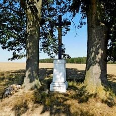 Kříž severně od usedlosti U Lupínků v Dubějovicích