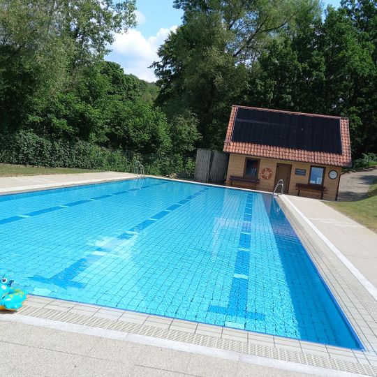 Freischwimmbad
