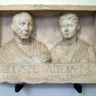 Grabrelief des Publius Aiedius Amphio und der Aiedia Fausta Melior