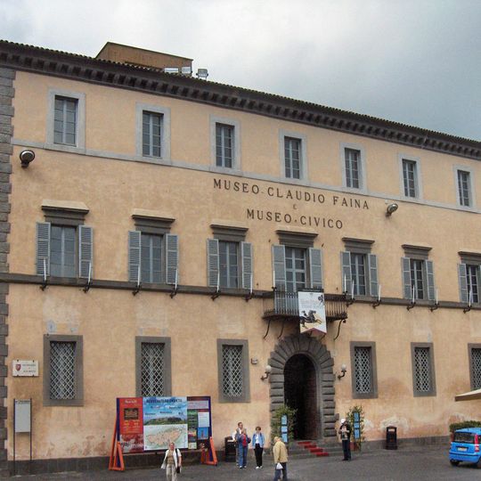 Palazzi moderni di Orvieto