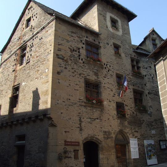 Town hall of Estaing