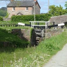 Lock gates and paddle gear, Carreghofa Locks