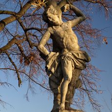 Sochy svatého Františka Serafinského, svatého Šebestiána a Panny Marie