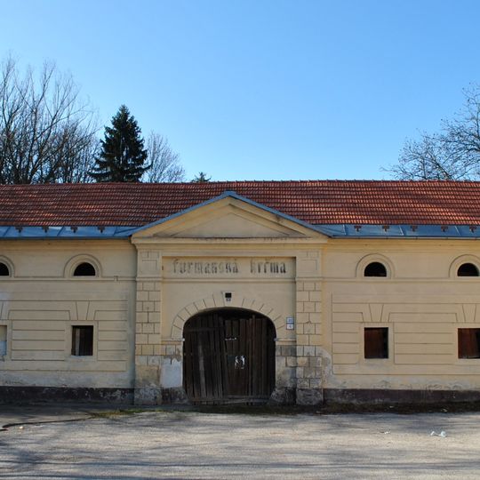 Bárczyovský kaštieľ, brána opevnenia